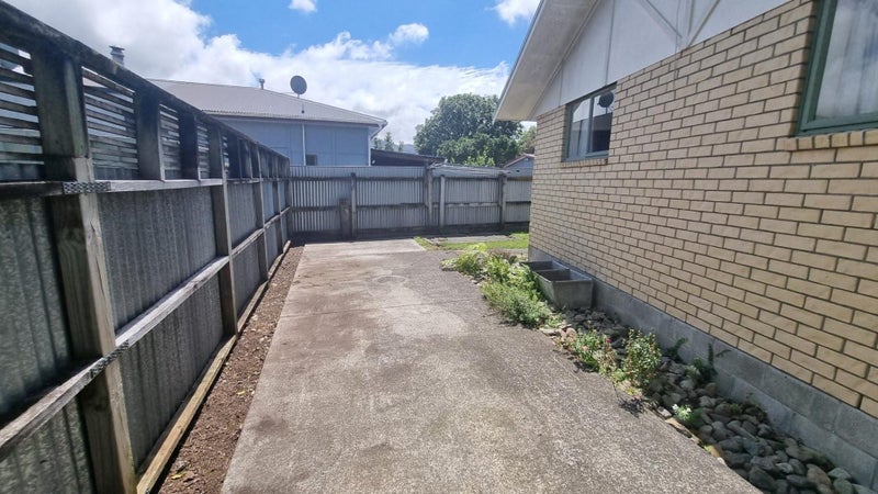 1/23 Beth Street, Trentham, Upper Hutt - Carousel 2