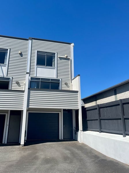 127J Queens Road, Panmure, Auckland - Carousel 2