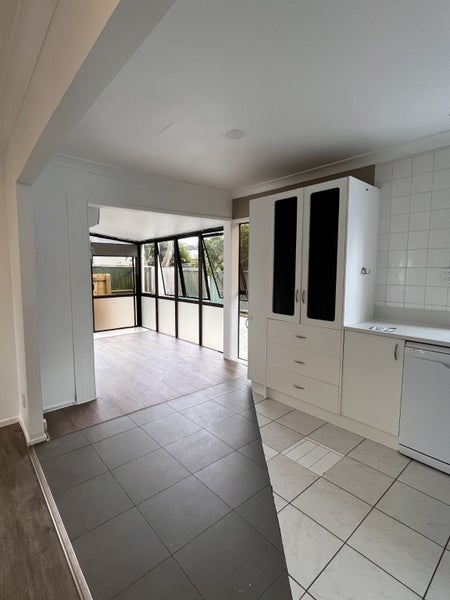 47 Tripoli Road, Panmure, Auckland - Carousel 13