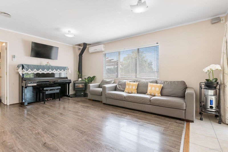 2/21 Santiago Crescent, Unsworth Heights, Auckland - Carousel 2