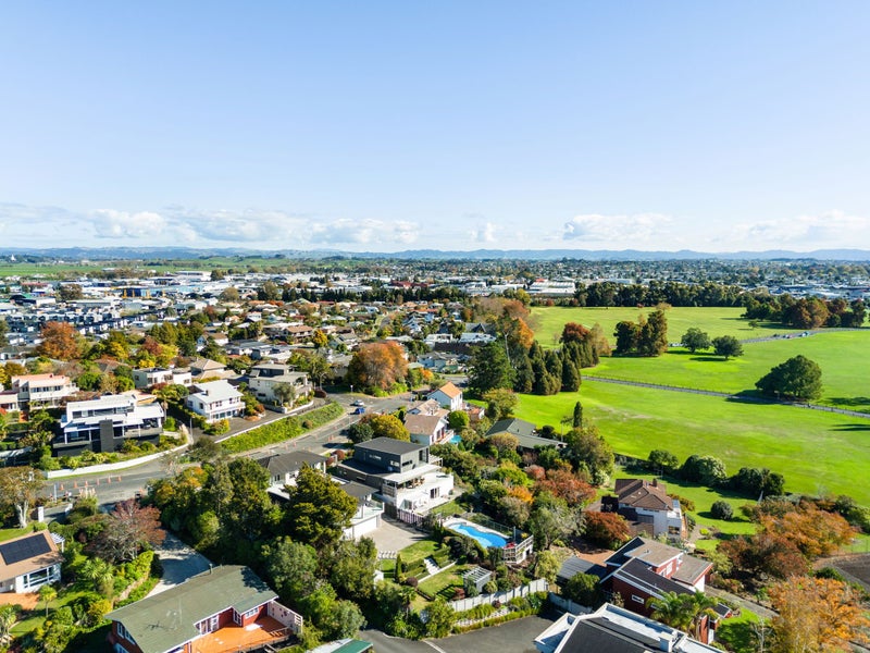 142 Lake Crescent, Hamilton Lake, Hamilton - Carousel 38