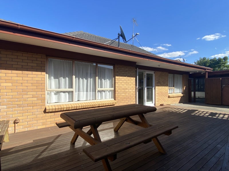 2/42 Galvan Avenue, Sunnyhills, Auckland - Carousel 1