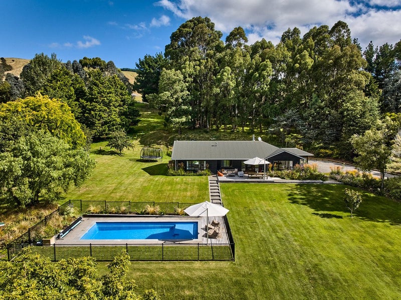 74 Sinclair Way, Martinborough - Carousel 1