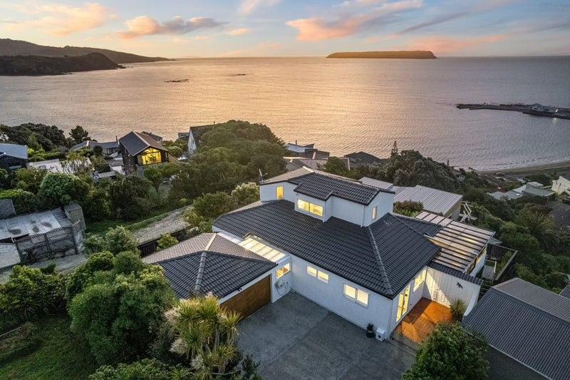 120A Motuhara Road, Plimmerton, Porirua - Carousel 1