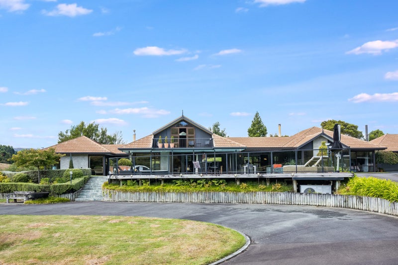 31 Flightys Road, Porirua - Carousel 44