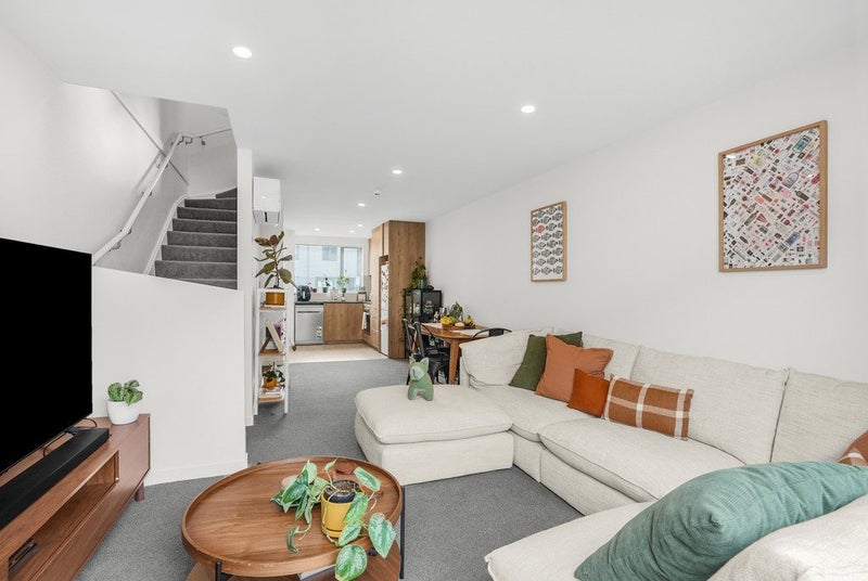 14 Te Ara O Te Amo Hohipene, Petone, Lower Hutt - Carousel 1