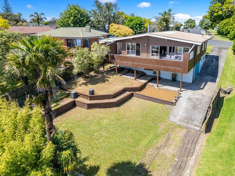 77 Muir Avenue, Mangere Bridge, Auckland - Carousel 1