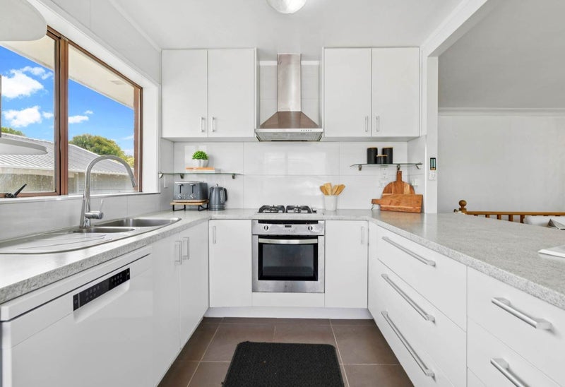 1/31 Watea Road, Sandringham, Auckland - Carousel 1