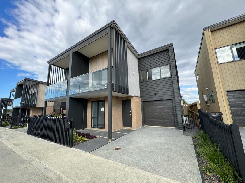 28 Monstedt Terrace, Windsor Park, Auckland - Carousel 1