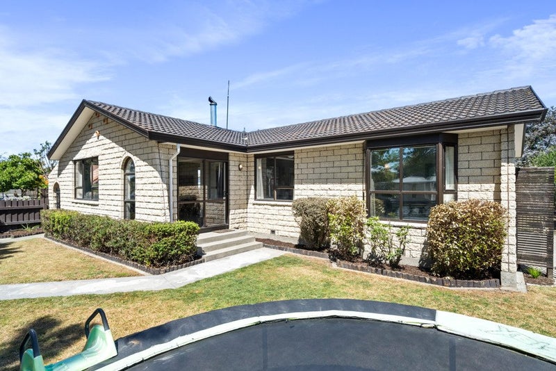 6 Kruse Place, Redwood, Christchurch - Carousel 1