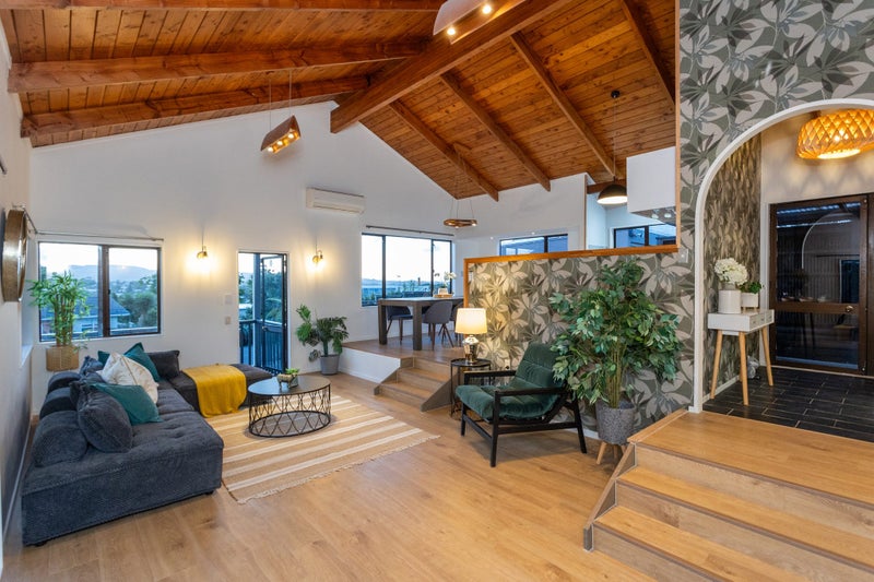 17 Sunnylaw Place, Glen Eden, Auckland - Carousel 2