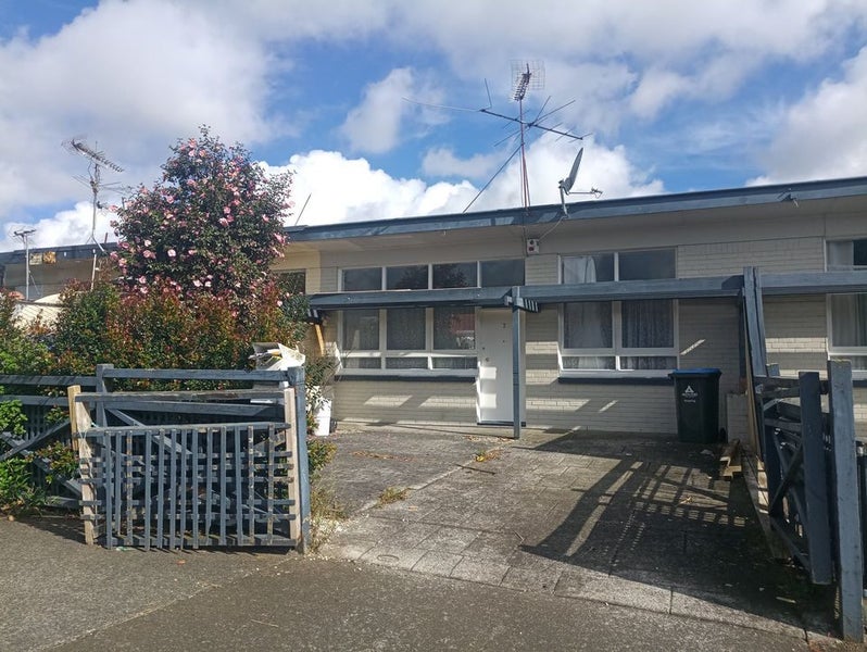 2/251 Pilkington Road, Point England, Auckland - Carousel 12