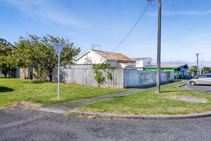 29 Allison Street, Ōpunake - Carousel 1