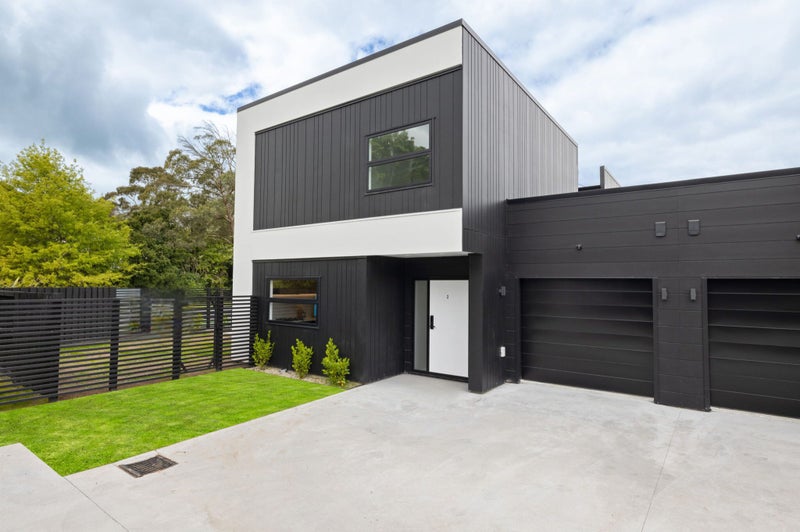 97 Glen Lynne Avenue, Queenwood, Hamilton - Carousel 1