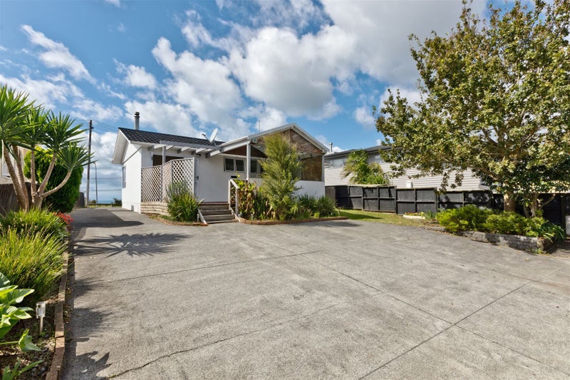 738 East Coast Road, Pinehill, Auckland - Carousel 1