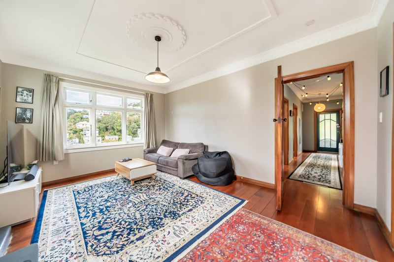 12 Essex St, Aro Valley, Wellington - Carousel 2