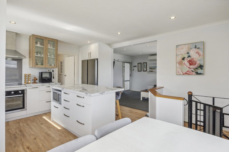 24 Bell Crescent, Concord, Dunedin - Carousel 1