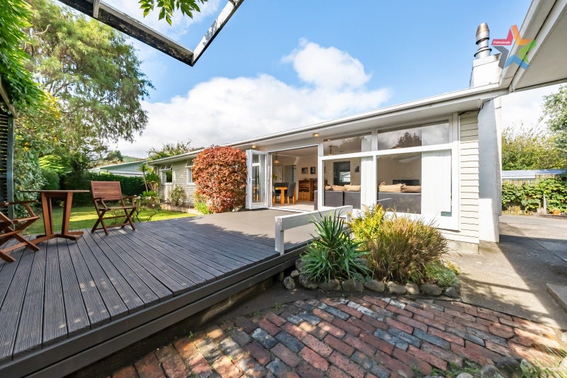 7 Flavia Grove, Clouston Park, Upper Hutt - Carousel 1