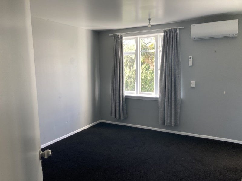 117 Wallace Street, Mount Cook, Wellington - Carousel 2