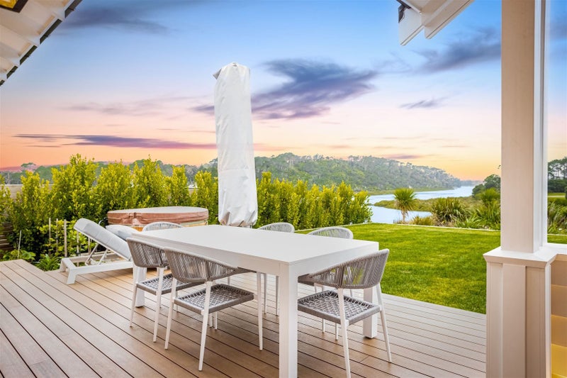 6 William Blake Way, Riverhead, Riverhead - Carousel 1