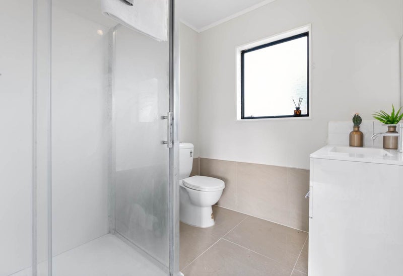 100A Shifnal Drive, Randwick Park, Auckland - Carousel 13