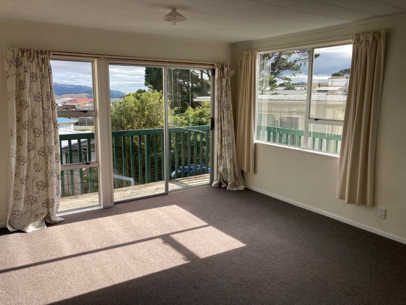 35A Edgecombe Street, Newlands, Wellington - Carousel 2