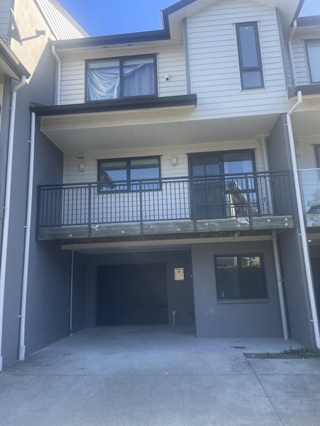 5 Lilac Lane, Oteha, Auckland - Carousel 1