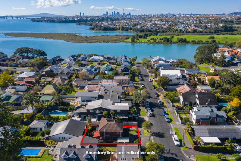 14A Johnstone Street, Point Chevalier, Auckland - Carousel 1