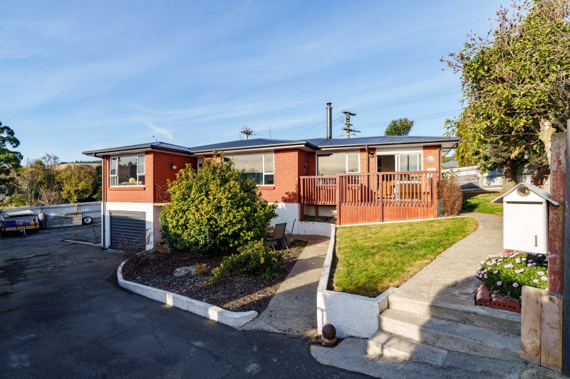 1 Kinmont Crescent, Kinmont Park, Mosgiel - Carousel 1