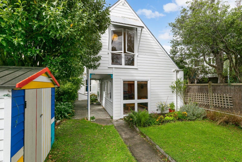 24 Hargreaves Street, Mount Cook, Wellington - Carousel 2