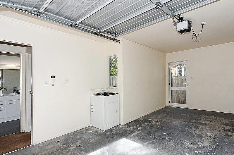 30 Aroha Avenue, Sandringham, Auckland - Carousel 17