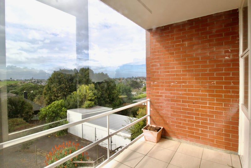 3/76 Coates Avenue, Orakei, Auckland - Carousel 11