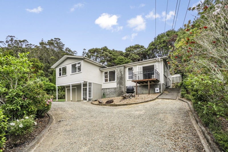 9 KARAKA ST , Wainuiomata, WAINUIOMATA - Carousel 1