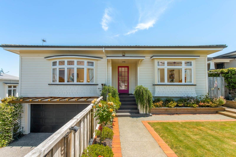 15 Peet Avenue, Royal Oak, Auckland - Carousel 2