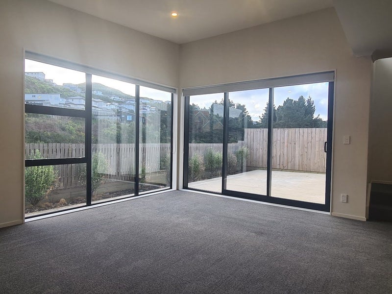 2/98 Westchester Drive, Churton Park, Wellington - Carousel 2