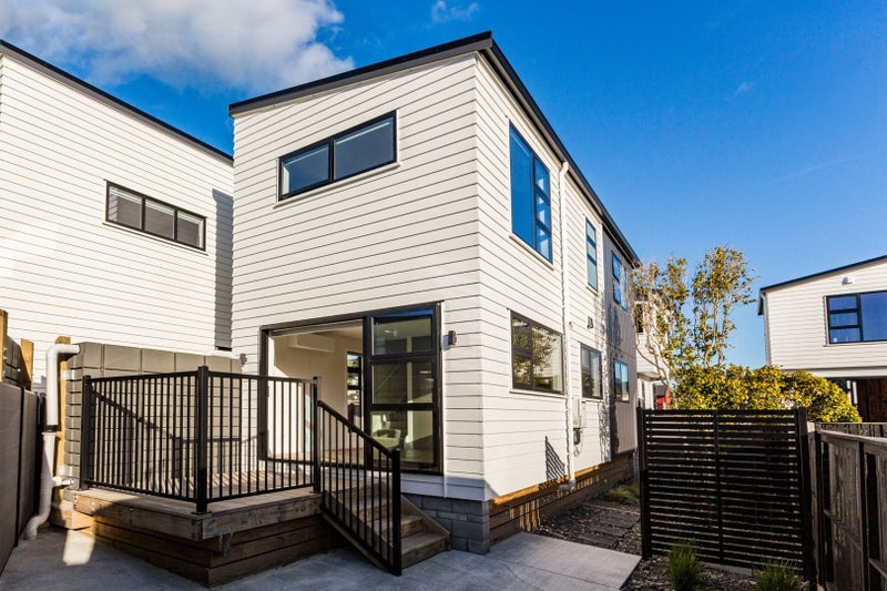 50 Beauchamp Street, Tawa, Wellington - Carousel 1