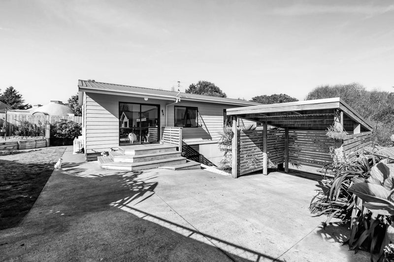 19 Chartwell Drive, Eltham, Eltham - Carousel 1