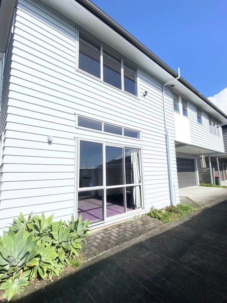 1495A Great North Road, Waterview, Auckland - Carousel 1