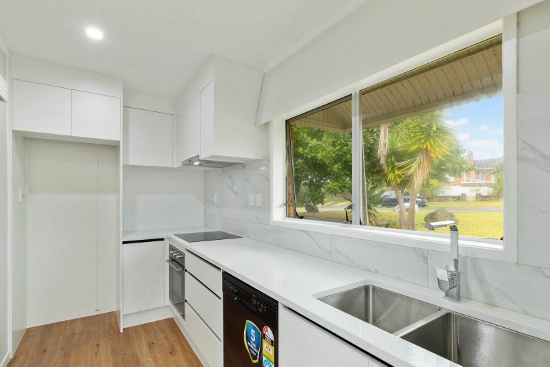 1/14 Willerton Avenue, New Lynn, Auckland - Carousel 1