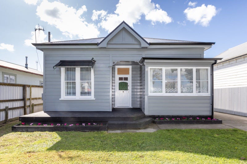 615 Queen Street West, Saint Leonards, Hastings - Carousel 13