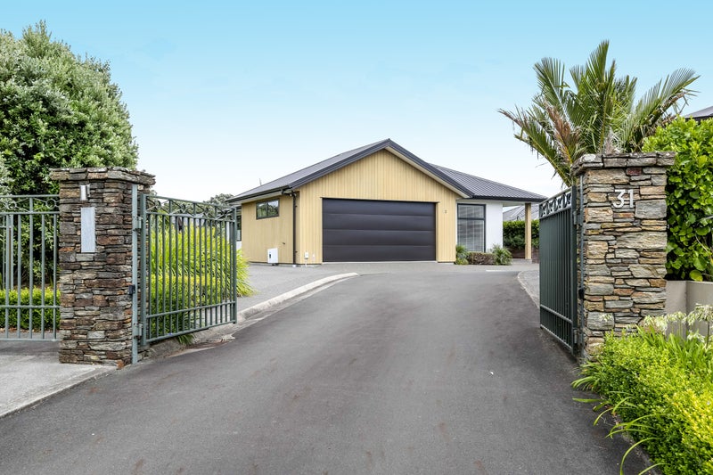 2/31 Links Drive, Waiwhakaiho, New Plymouth - Carousel 1