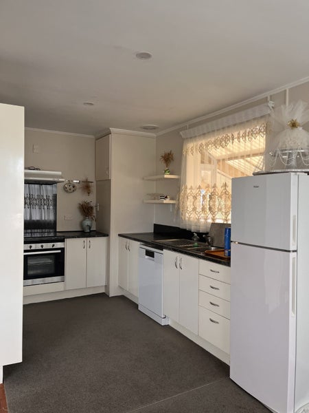 5 Alamein Road, Panmure, Auckland - Carousel 21