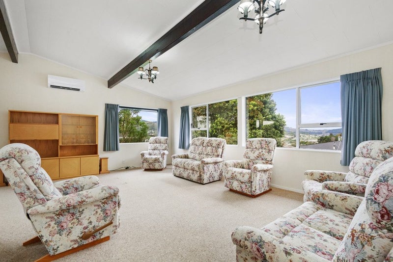 32 Turriff Crescent, Tawa, Wellington - Carousel 2