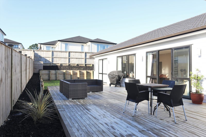 4 Jeroboam Loop, Kumeū - Carousel 2