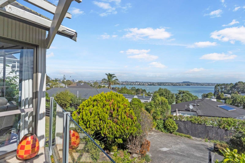 22A Mariposa Crescent, Birkenhead, Auckland - Carousel 1