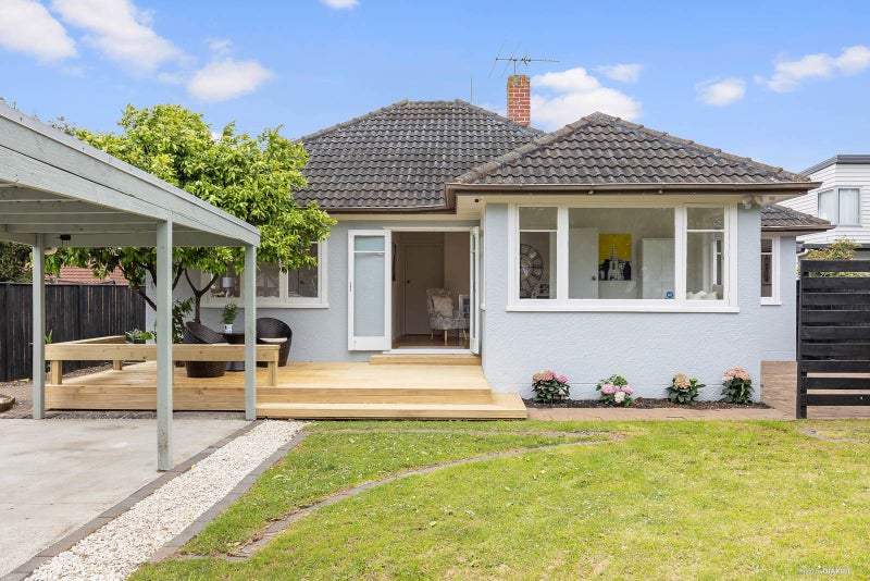 5 Anderson Avenue, Point England, Auckland - Carousel 1