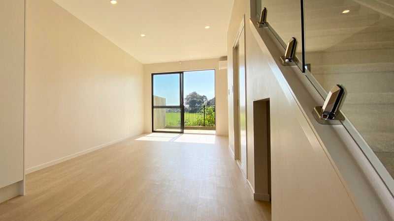 13/41 Mangere Road, Otahuhu, Auckland - Carousel 2