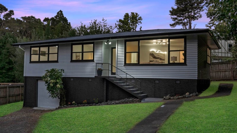 13 Daffodil Street, Titirangi, Auckland - Carousel 1