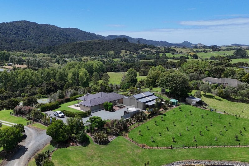 402A King Road, Kaiwaka - Carousel 1