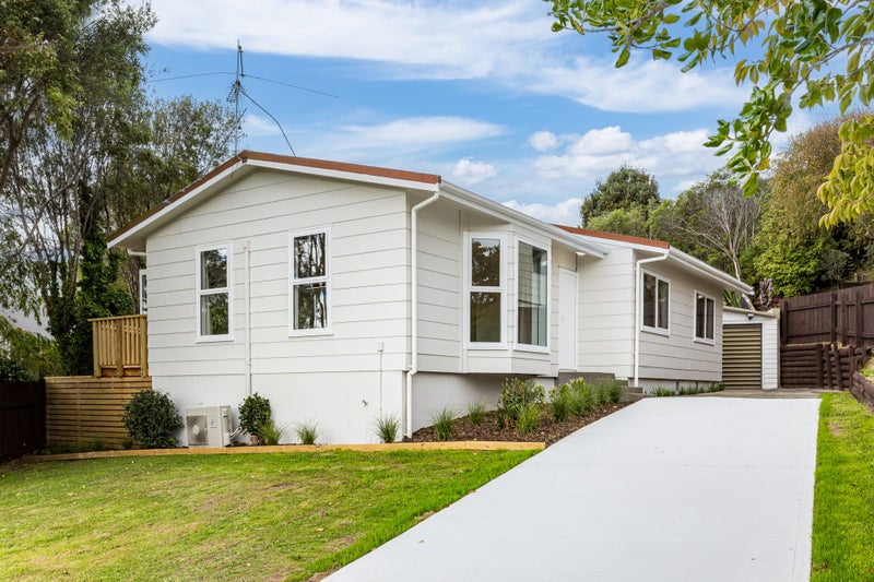 18 Transom Close, Whitby, Porirua - Carousel 1